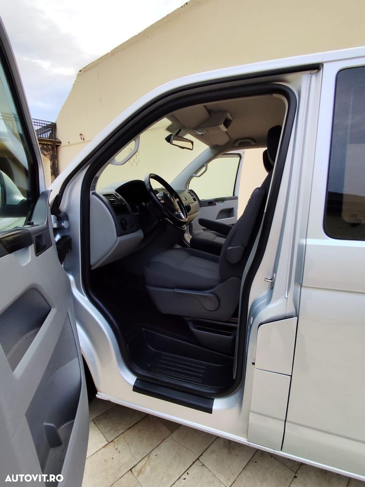 Volkswagen Caravelle - 5