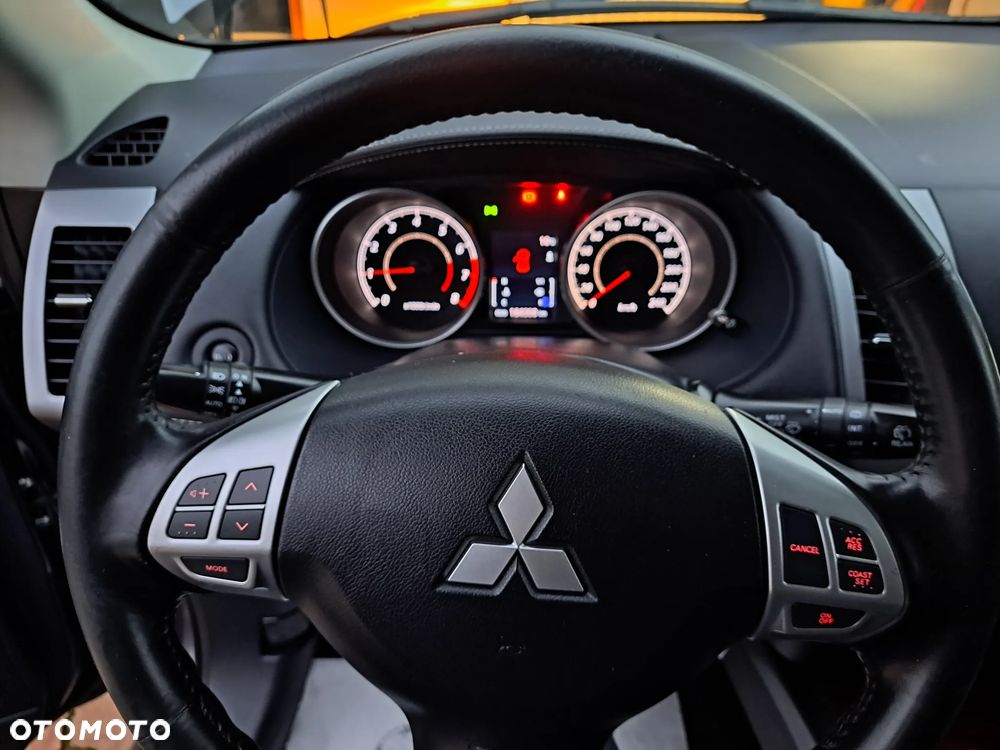 Mitsubishi Outlander - 24
