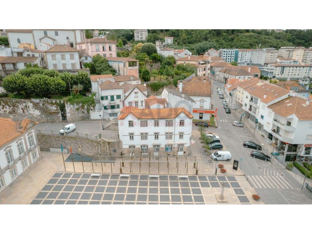 Oportunidade Imperdível em Seia - Prédio Histórico para Comércio, H... - Grande imagem: 2/29