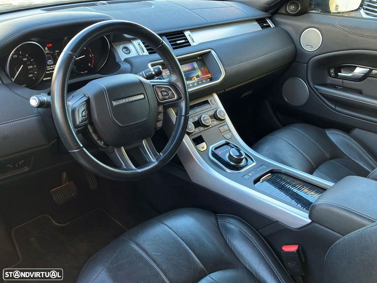 Land Rover Range Rover Evoque - 24