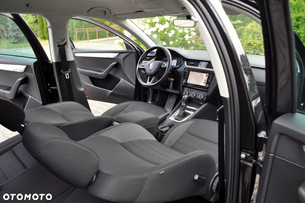 Skoda Octavia 2.0 TDI Elegance DSG - 23