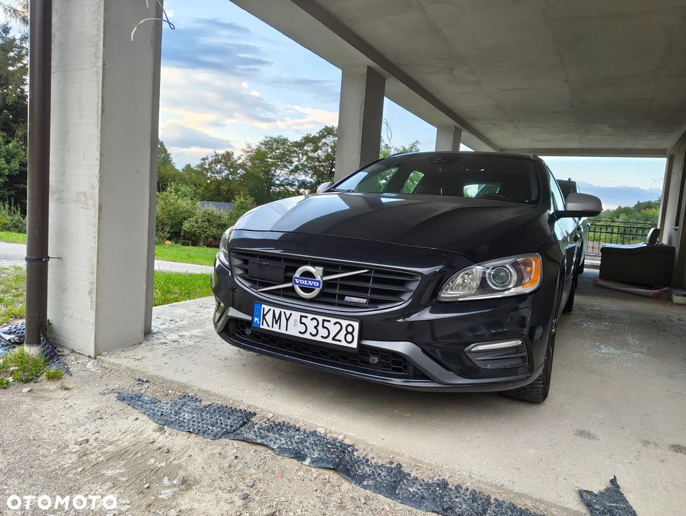 Volvo V60 T6 AWD R-Design - 1