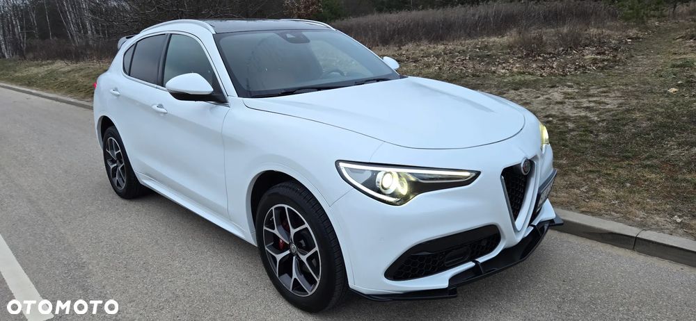 Alfa Romeo Stelvio 2.0 Turbo 16V AT8-Q4 Ti - 17