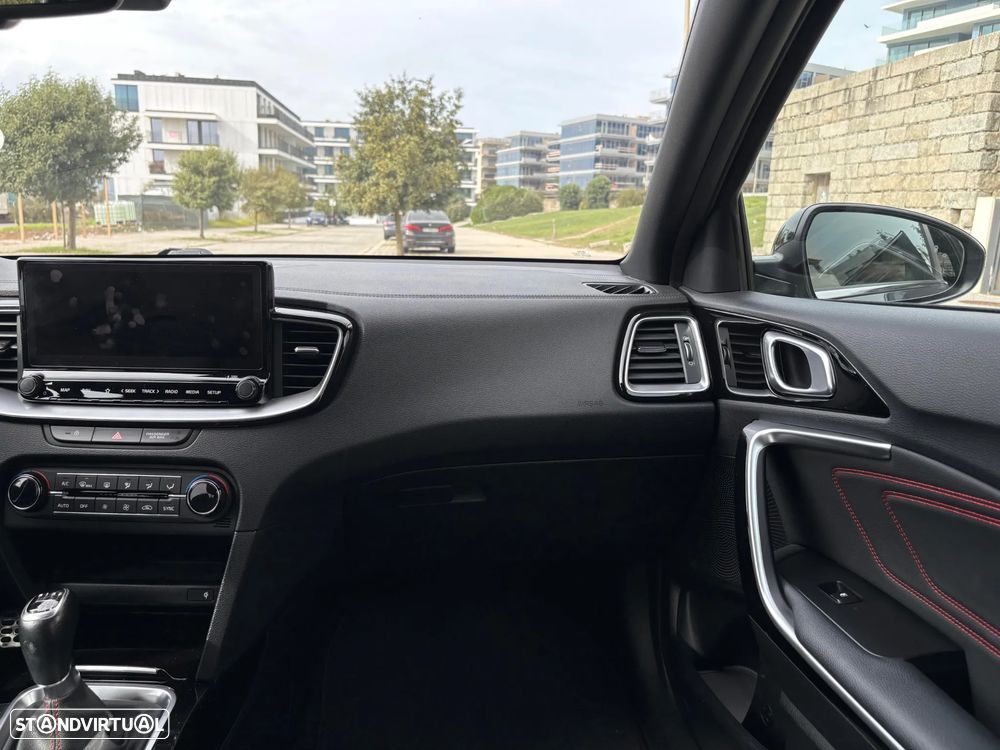 Kia Ceed 1.6 T-GDi GT - 16