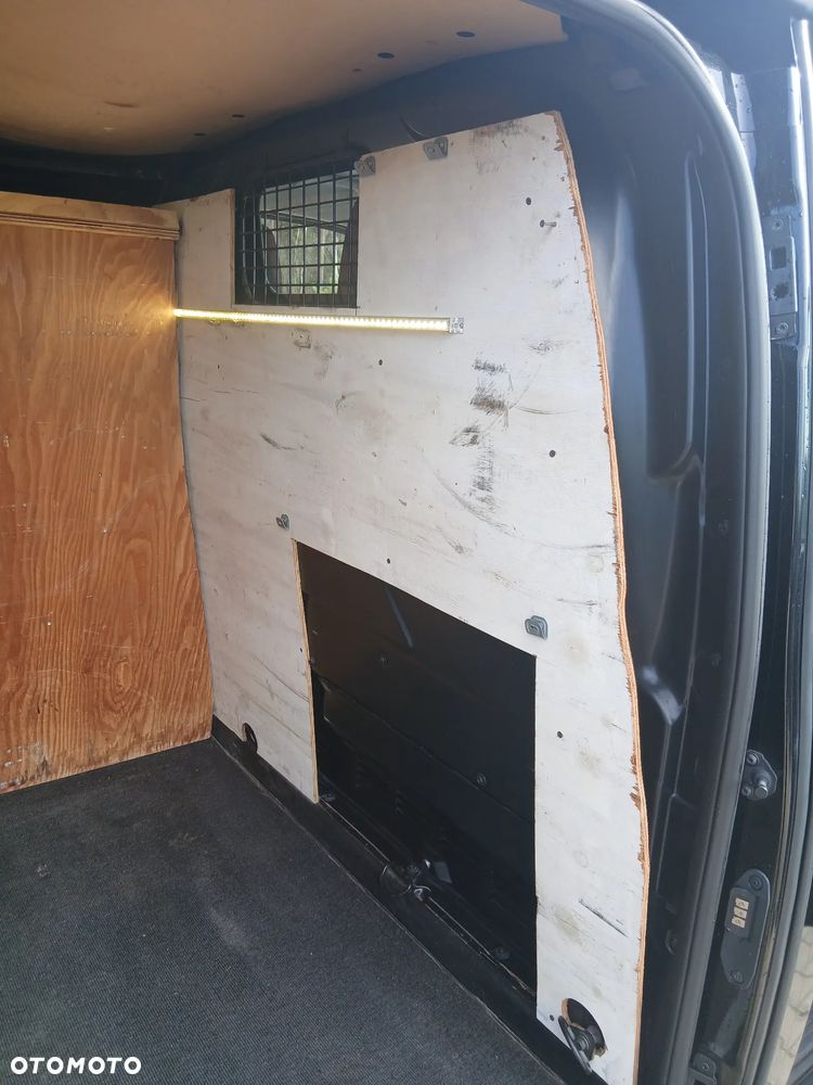 Ford Transit Custom - 11