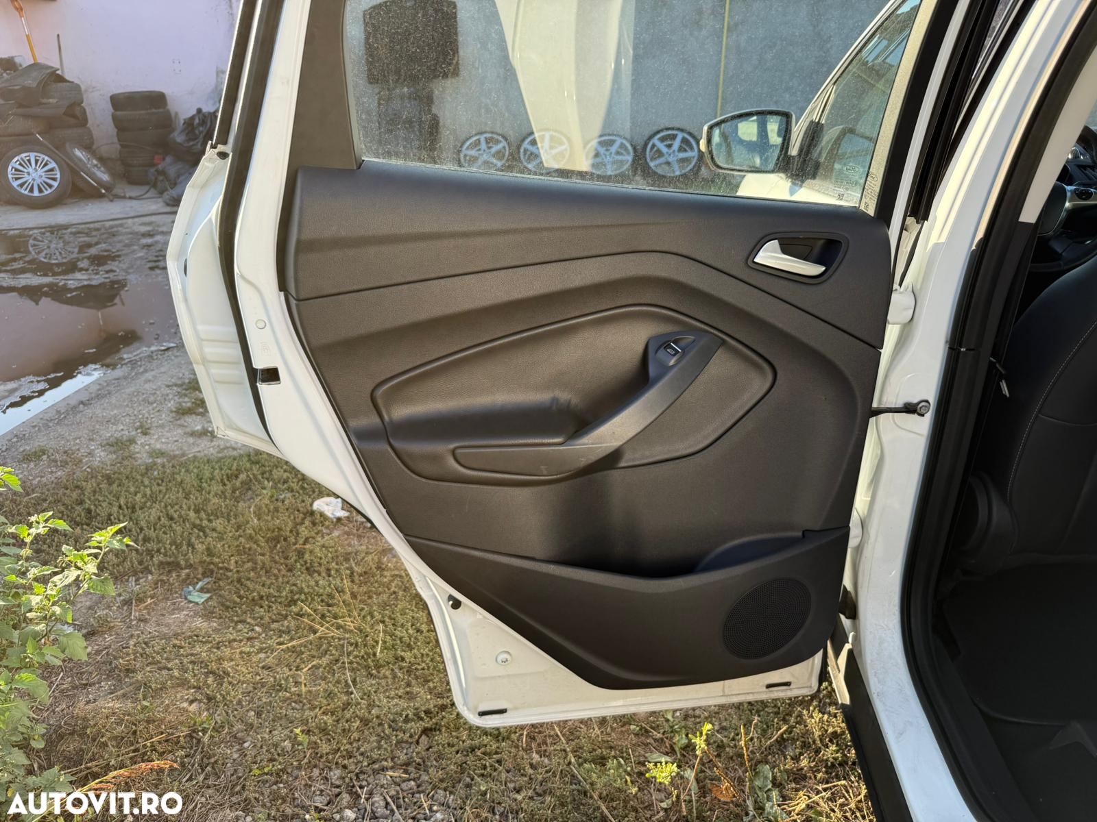 Ford Kuga 2.0 TDCi 4x4 Titanium - 27