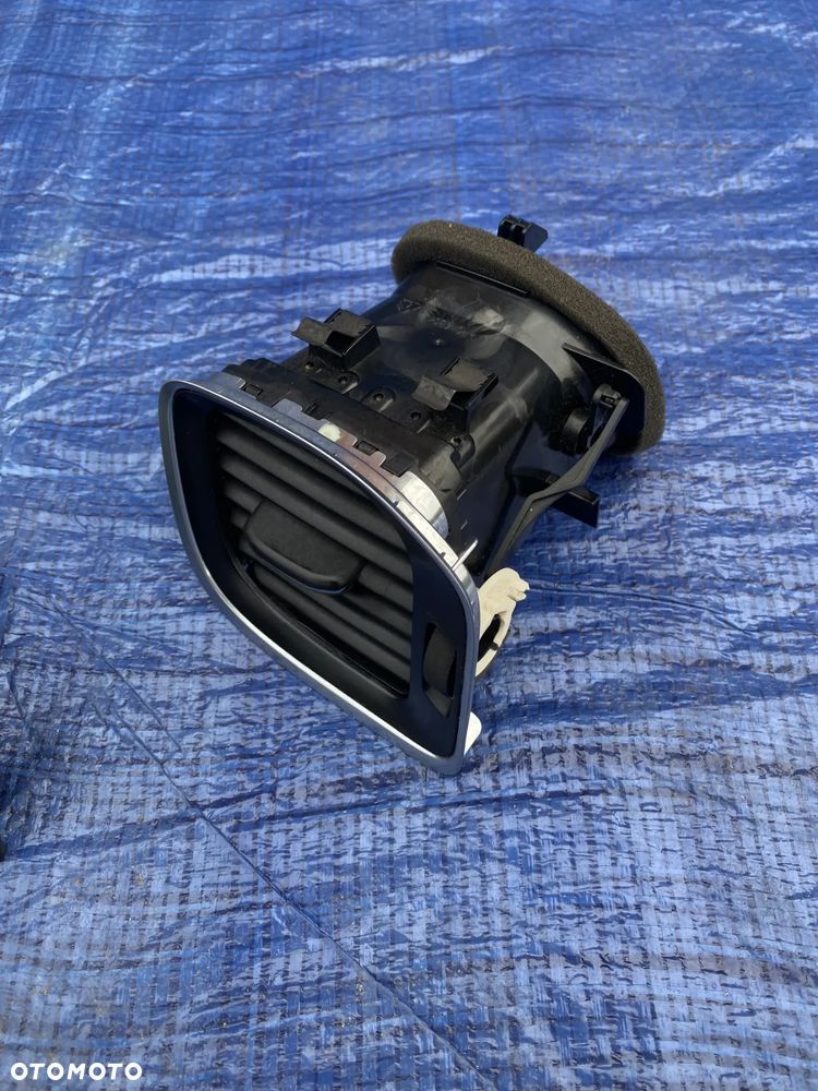 VOLVO S60 II V60 I  11-18r. KRATKA KRATKI NAWIEWU ŚRODKOWA 30791699  30791697 - 3
