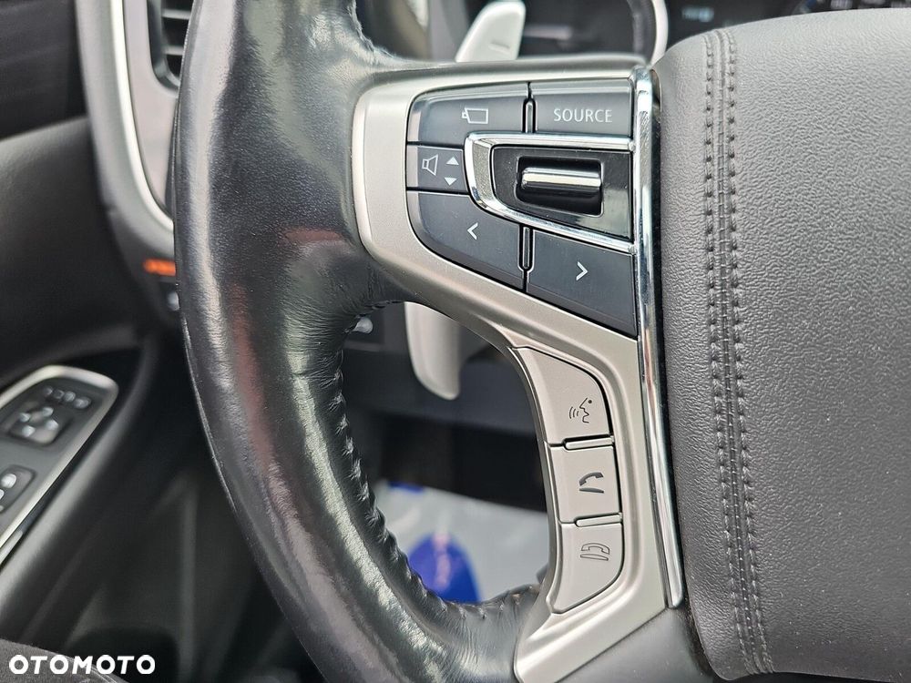 Mitsubishi Outlander - 16
