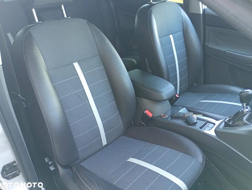 Ford Kuga - 8