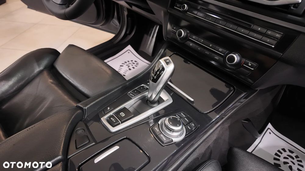 BMW Seria 5 530d Luxury Line - 28
