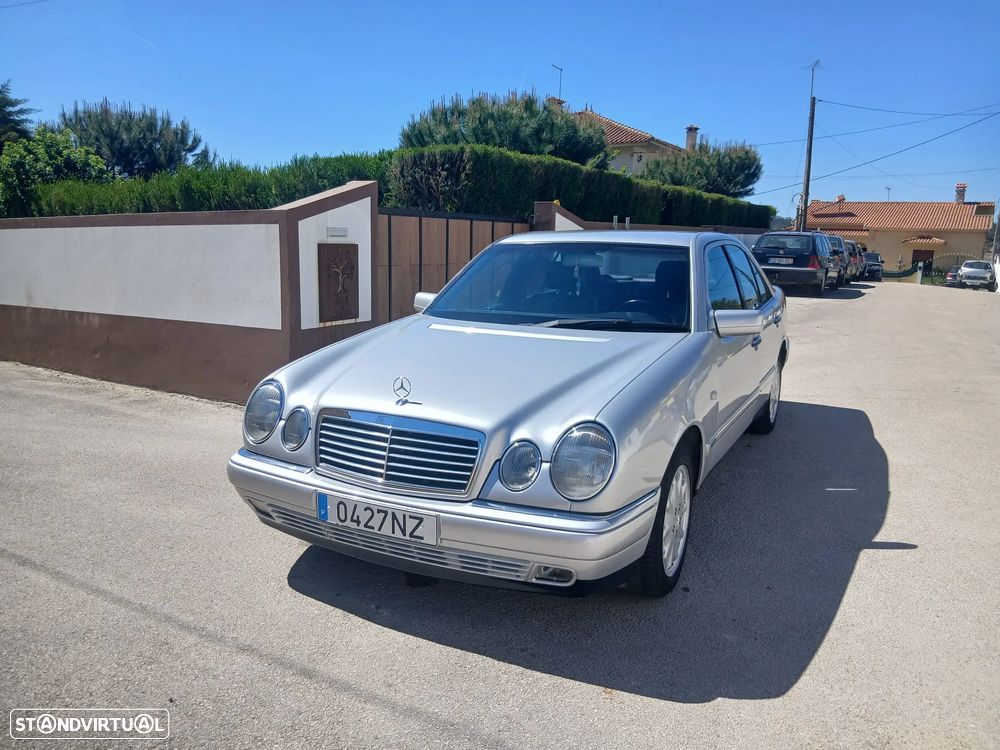 Mercedes-Benz E 300 - 1