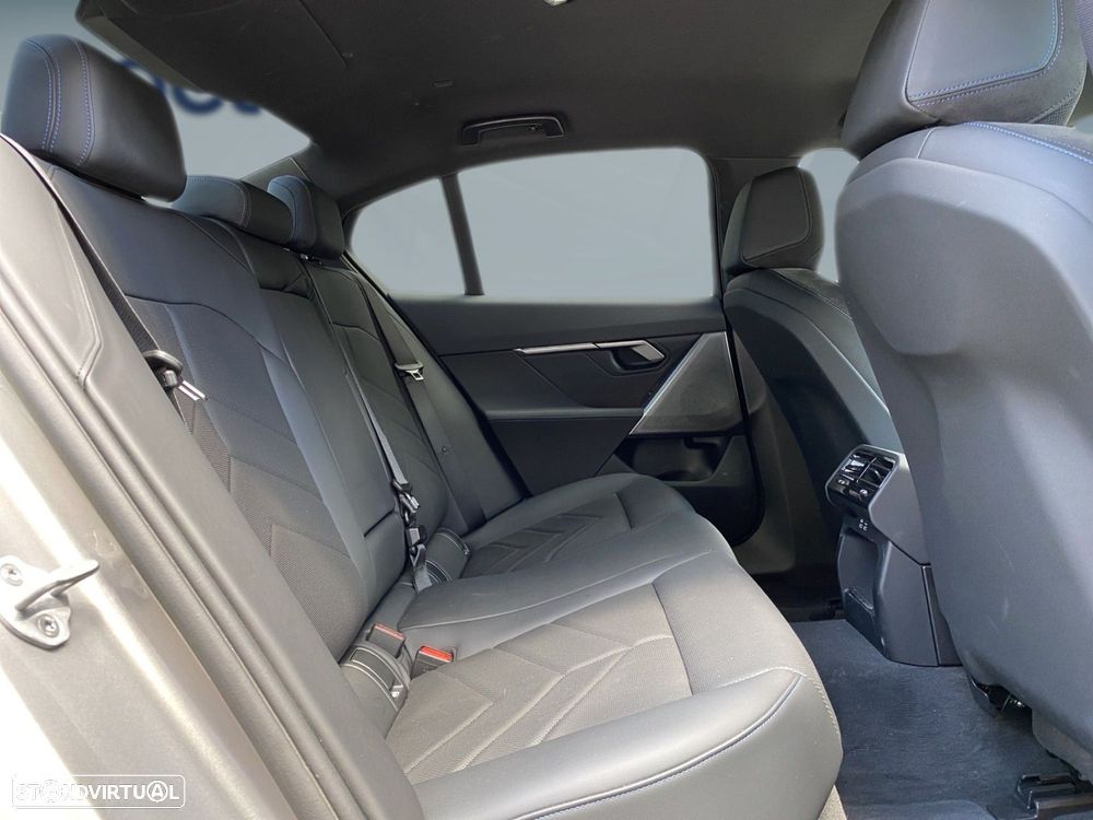 BMW 530 e Pack Desportivo M - 22