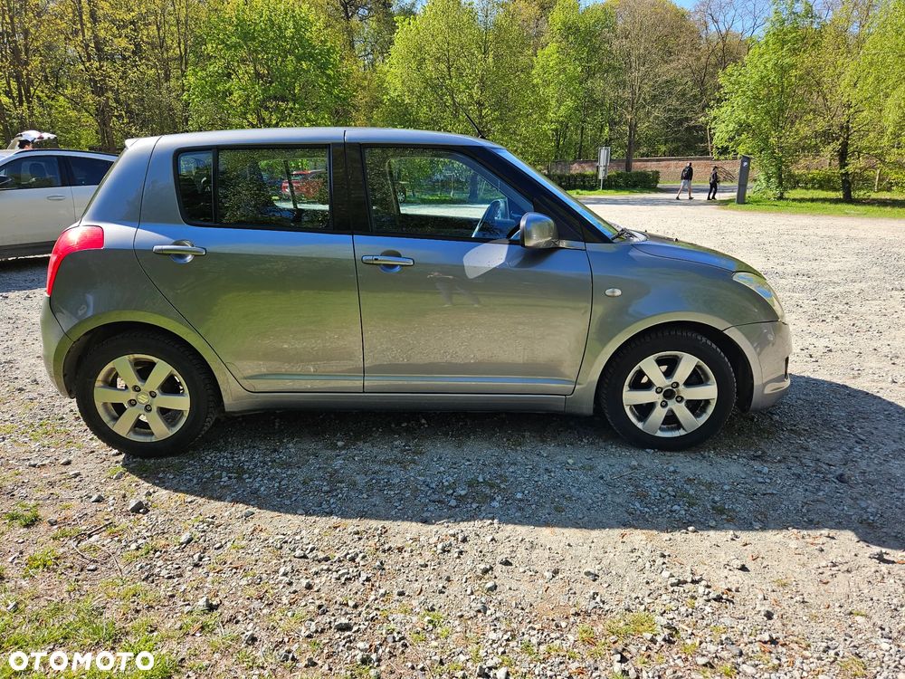 Suzuki Swift - 2