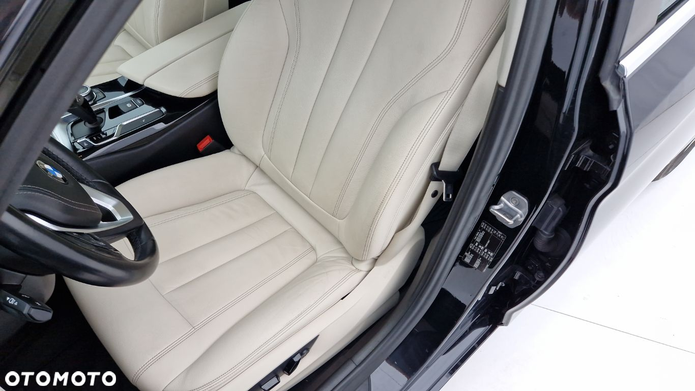 BMW Seria 5 520i Luxury Line - 15