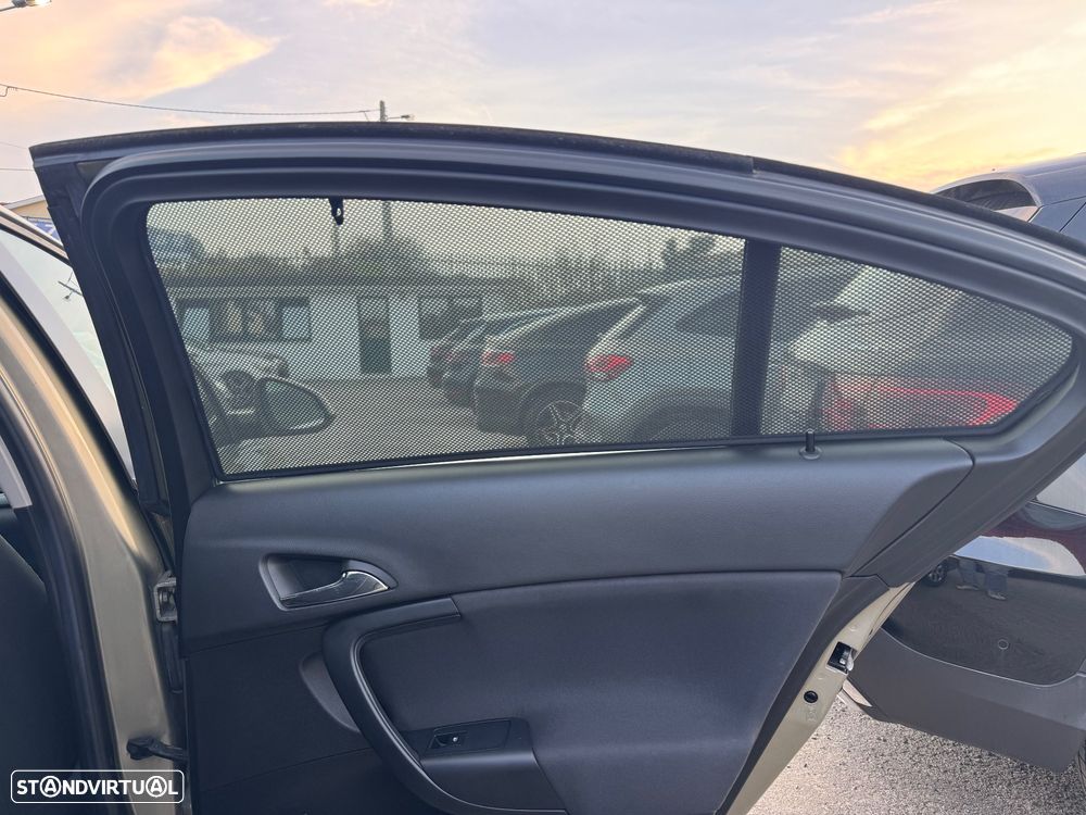 Opel Insignia 2.0 CDTI executive S/S - 36