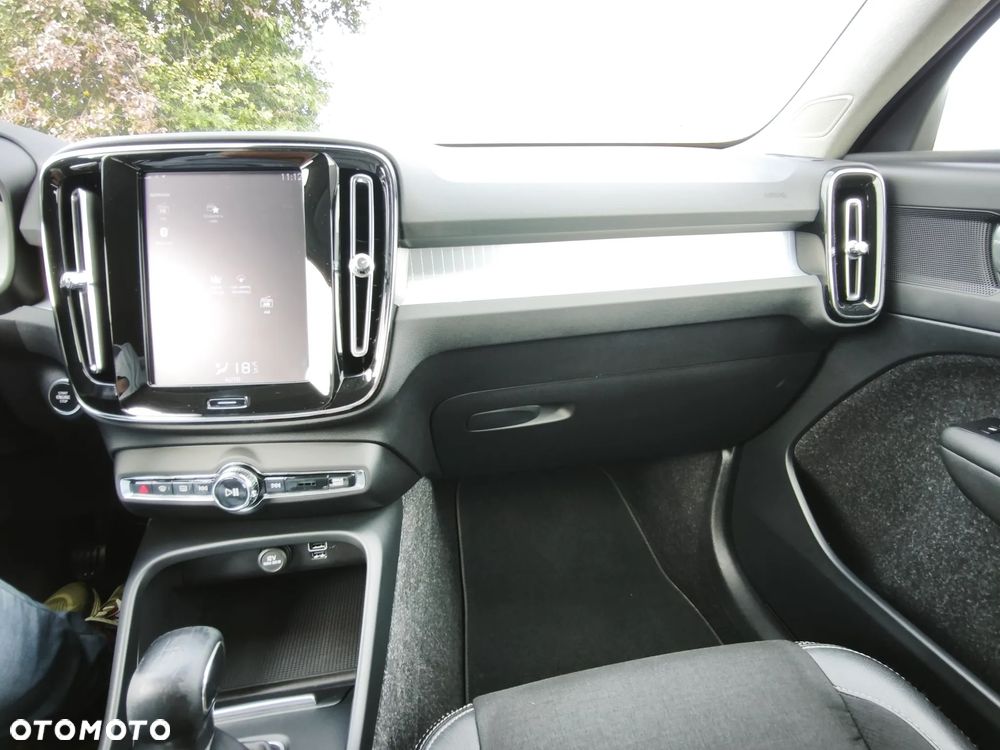 Volvo XC 40 T3 Momentum - 38