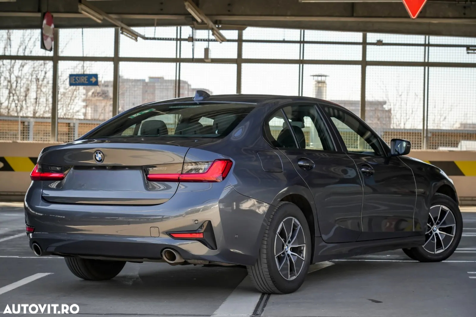 BMW Seria 3 320i AT - 4