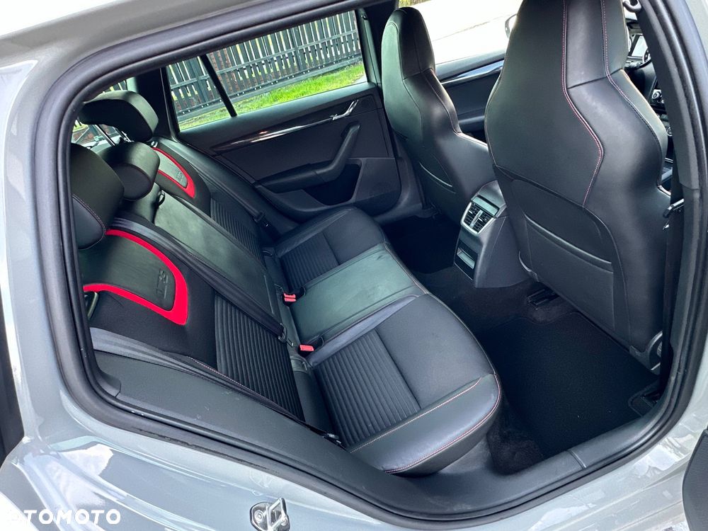 Skoda Octavia 2.0 TSI (Green tec) DSG RS - 12