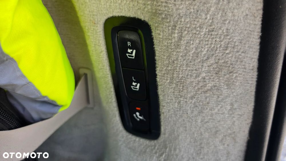 Volvo V90 D4 Geartronic Momentum - 30