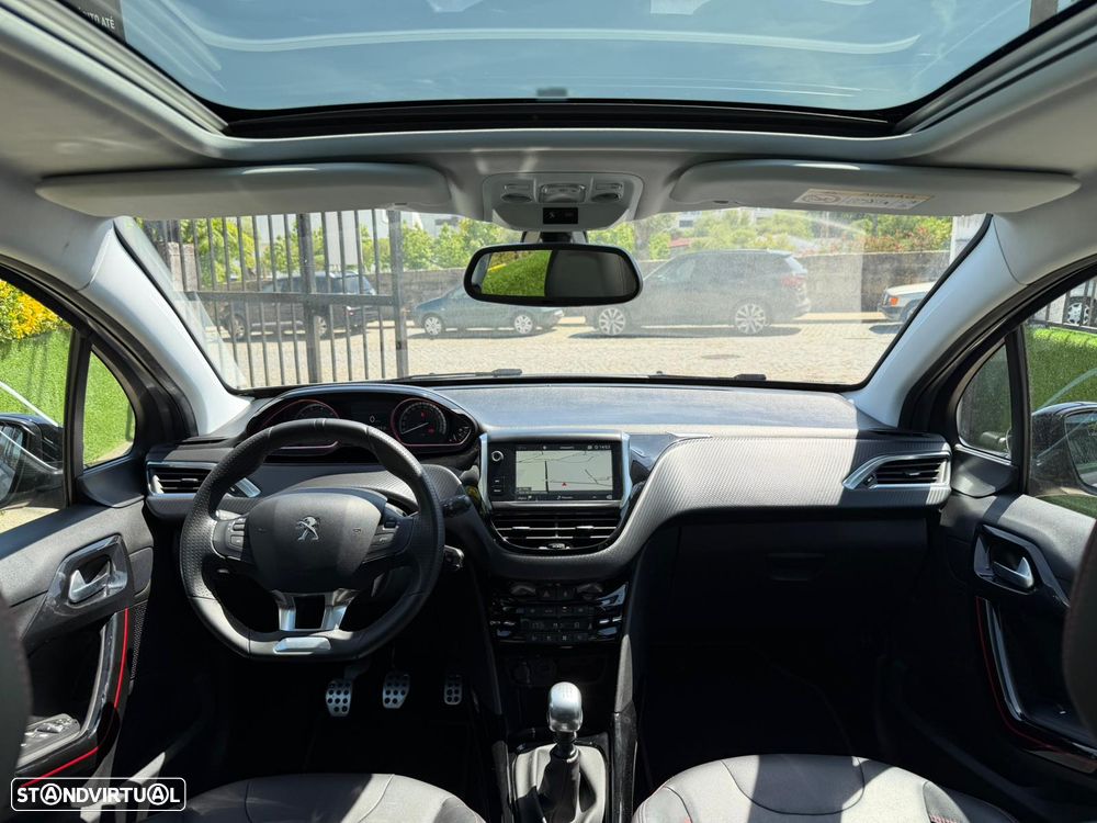 Peugeot 2008 1.2 PureTech GT Line - 11