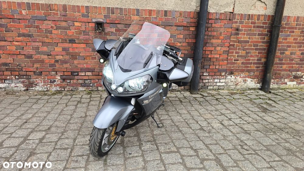 Kawasaki GTR - 19