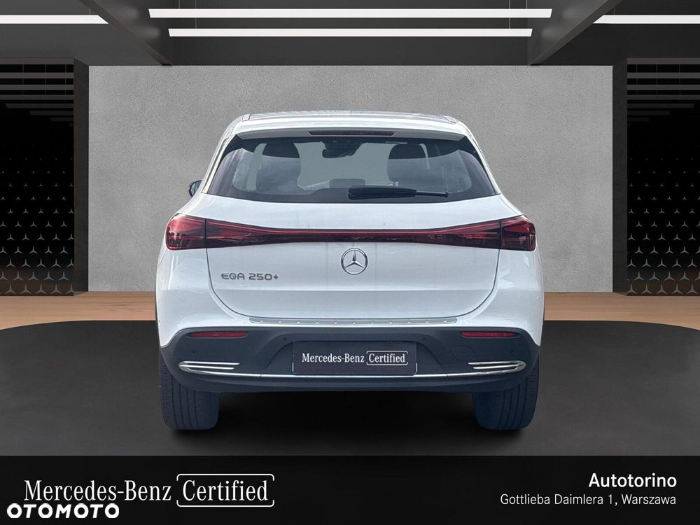 Mercedes-Benz EQA - 5
