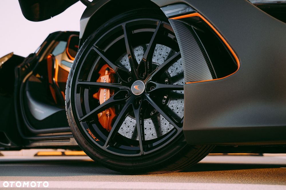 McLaren 720S Coupe - 17