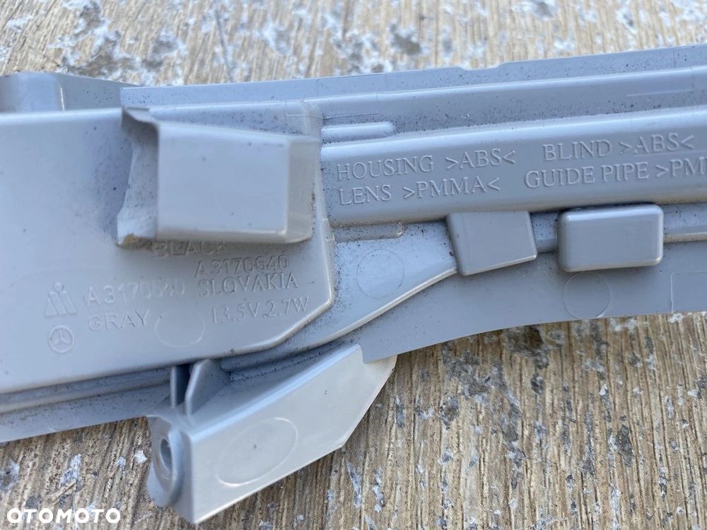 KIERUNKOWSKAZ PRAWY W LUSTERKO MERCEDES GLC A3170640 - 4