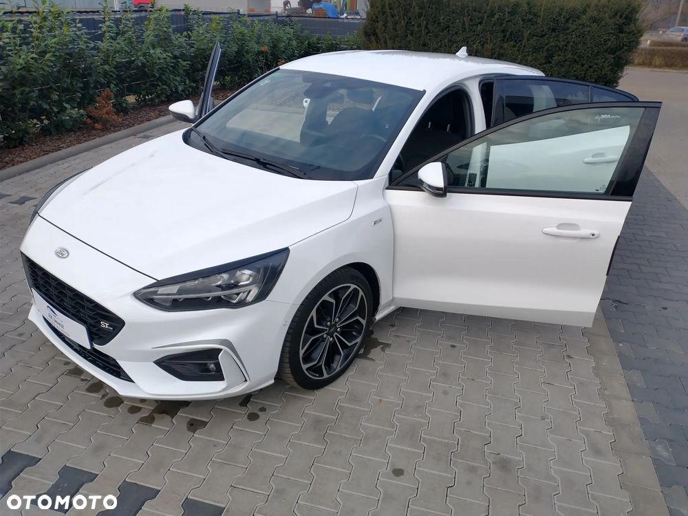 Ford Focus 1.0 EcoBoost Hybrid ST-LINE DESIGN - 14