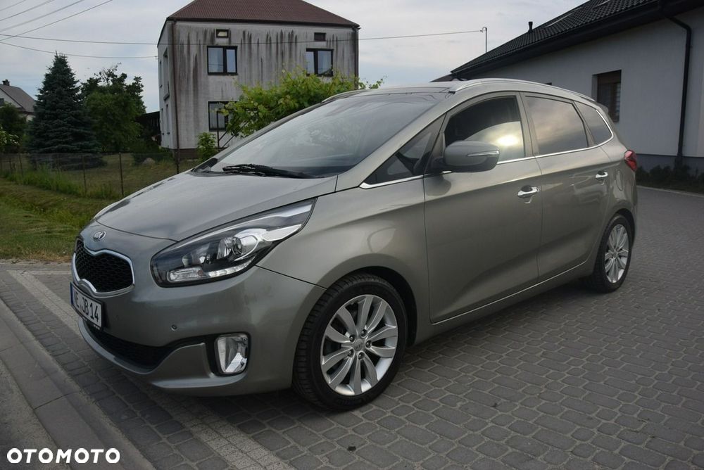 Kia Carens - 20