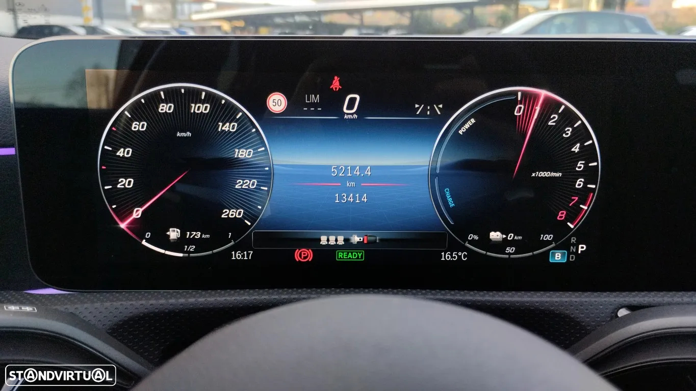 Mercedes-Benz A 250 e AMG Line - 17