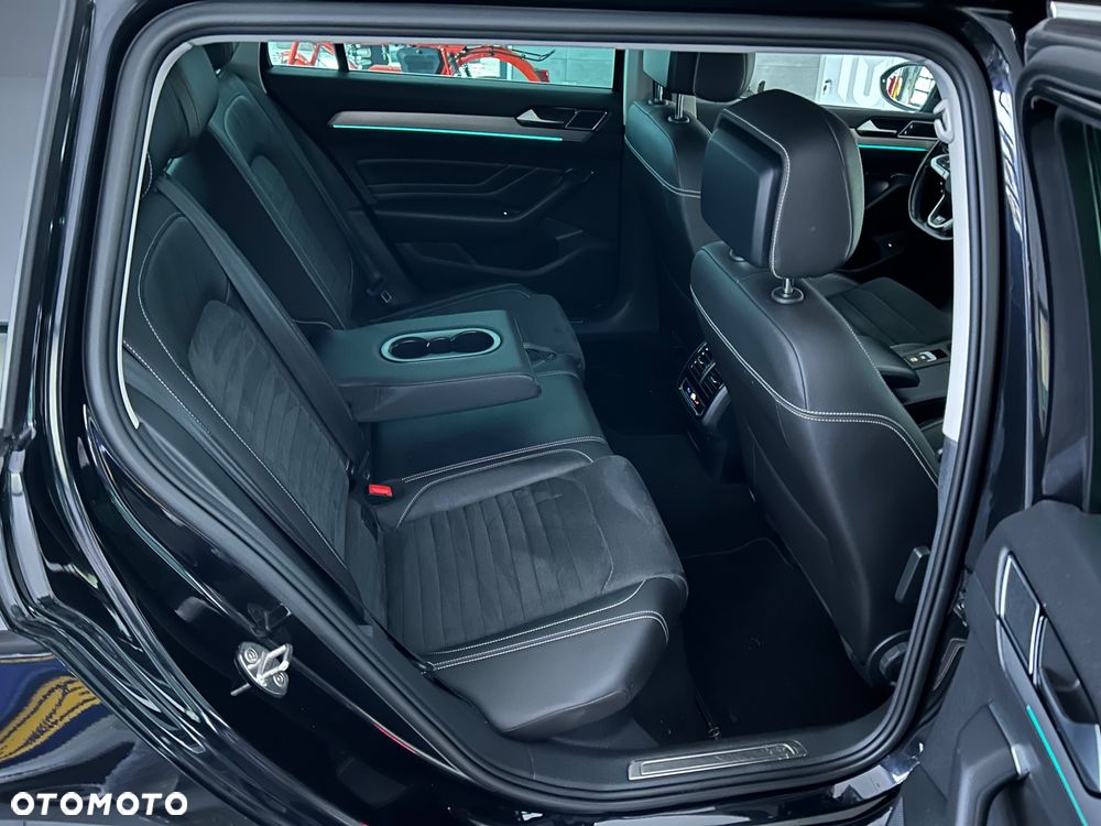 Volkswagen Passat Variant 2.0 TDI SCR Highline - 27