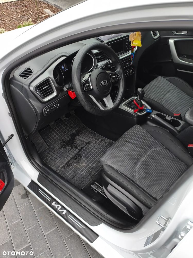 Kia Ceed 1.4 L - 13