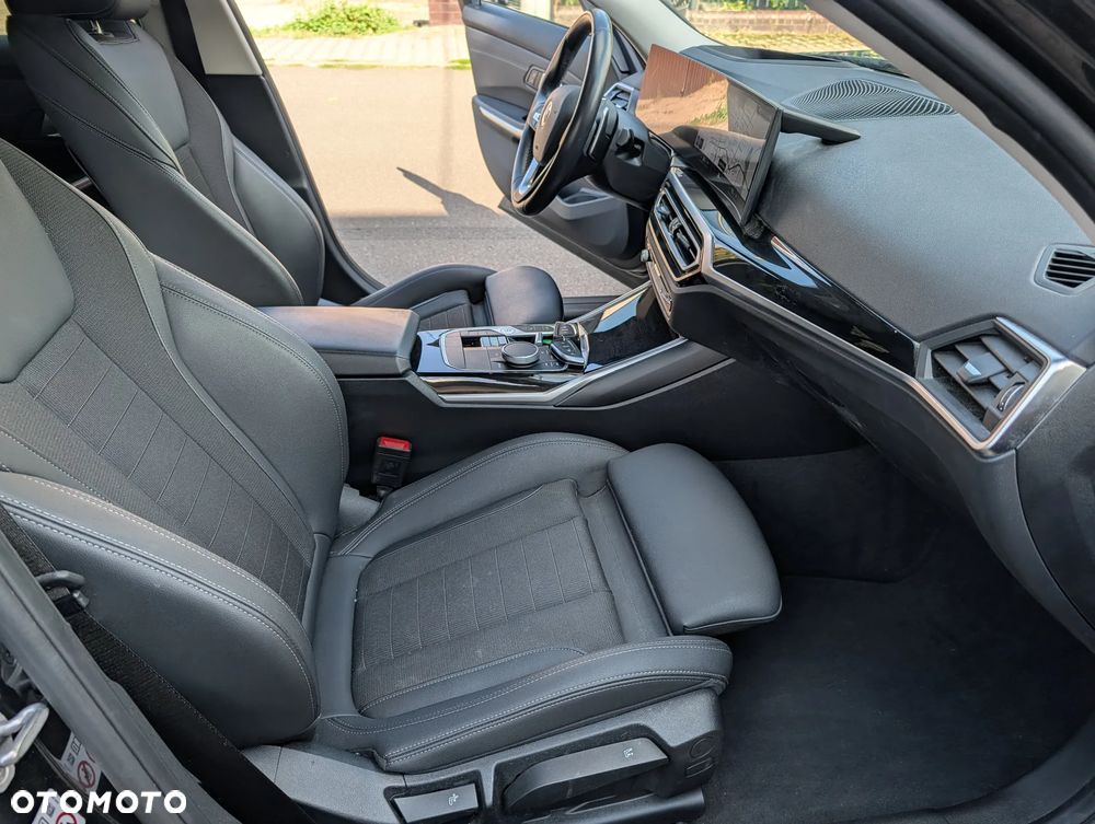 BMW Seria 3 318i Luxury Line - 22