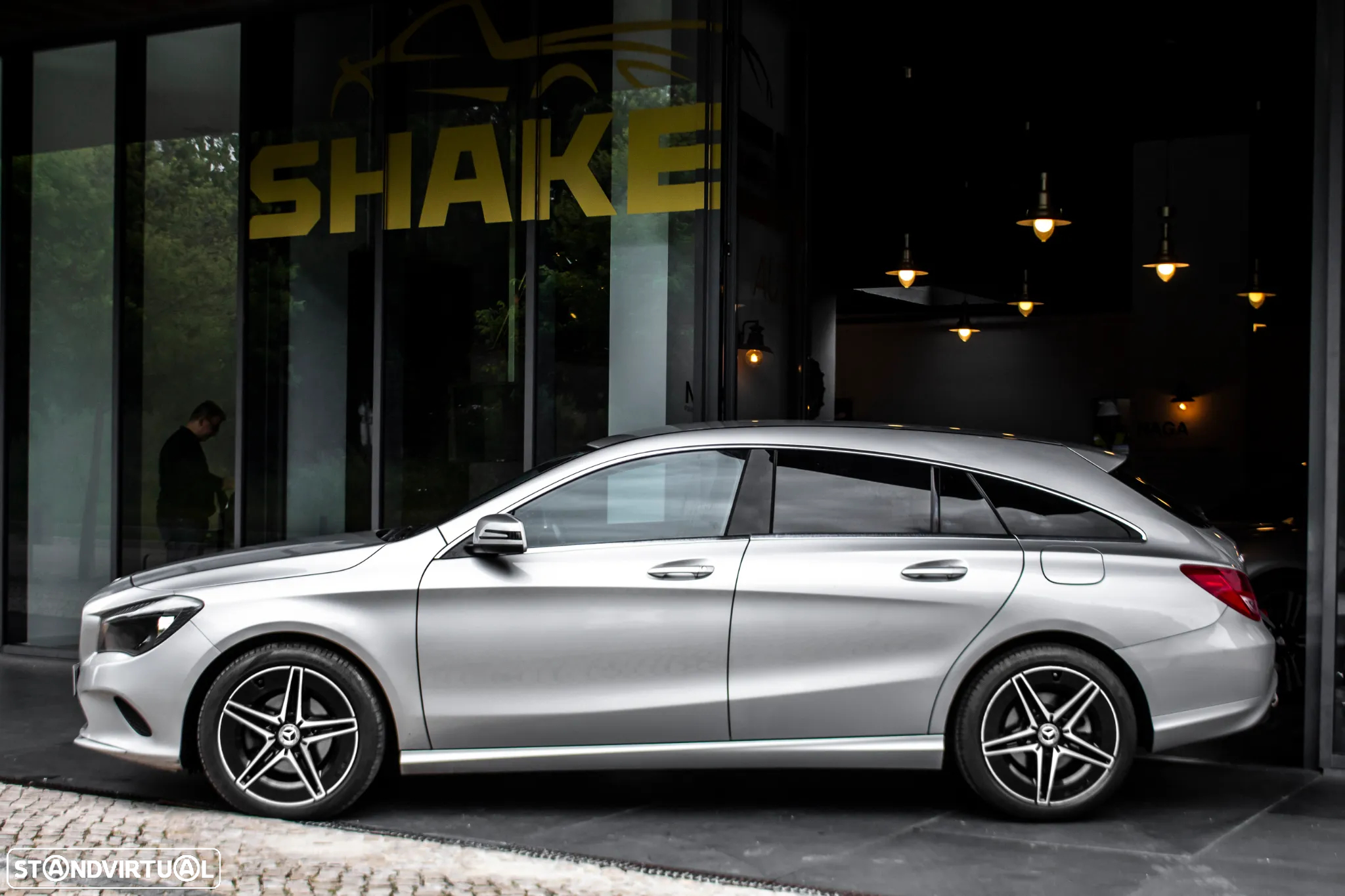 Mercedes-Benz CLA 200 d Shooting Brake Aut. - 2