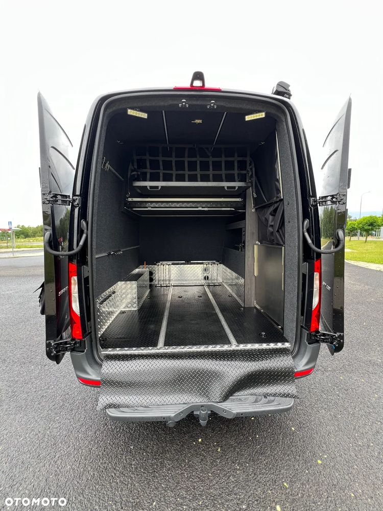 Mercedes-Benz Srinter Camper - 18