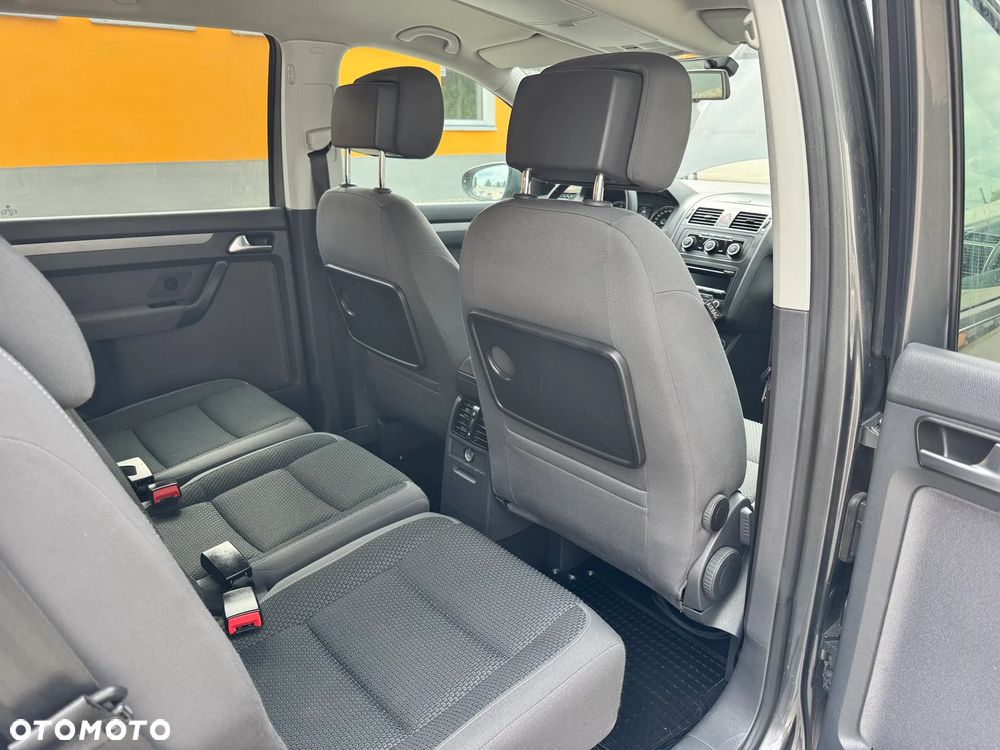Volkswagen Touran - 18