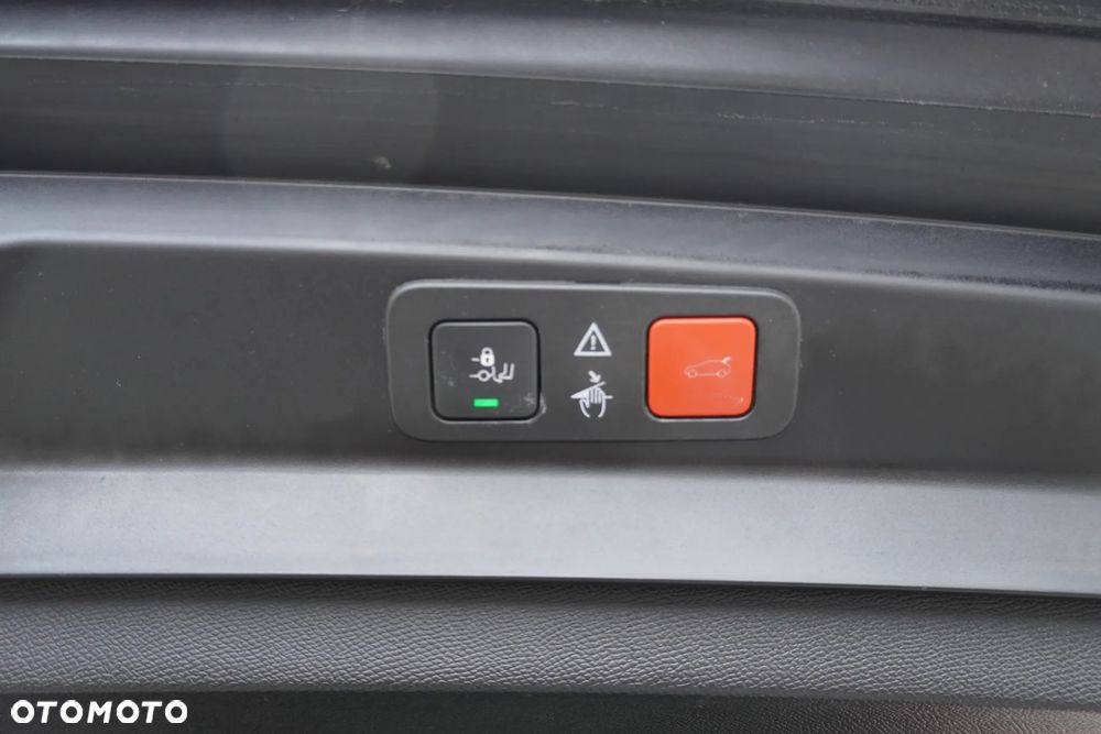 Peugeot 5008 1.6 PureTech Allure S&S EAT8 - 28