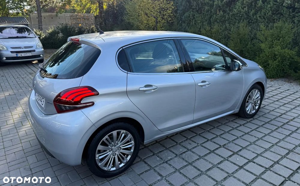 Peugeot 208 1.2 PureTech Allure S&S - 6
