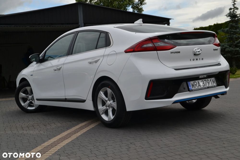 Hyundai IONIQ - 11