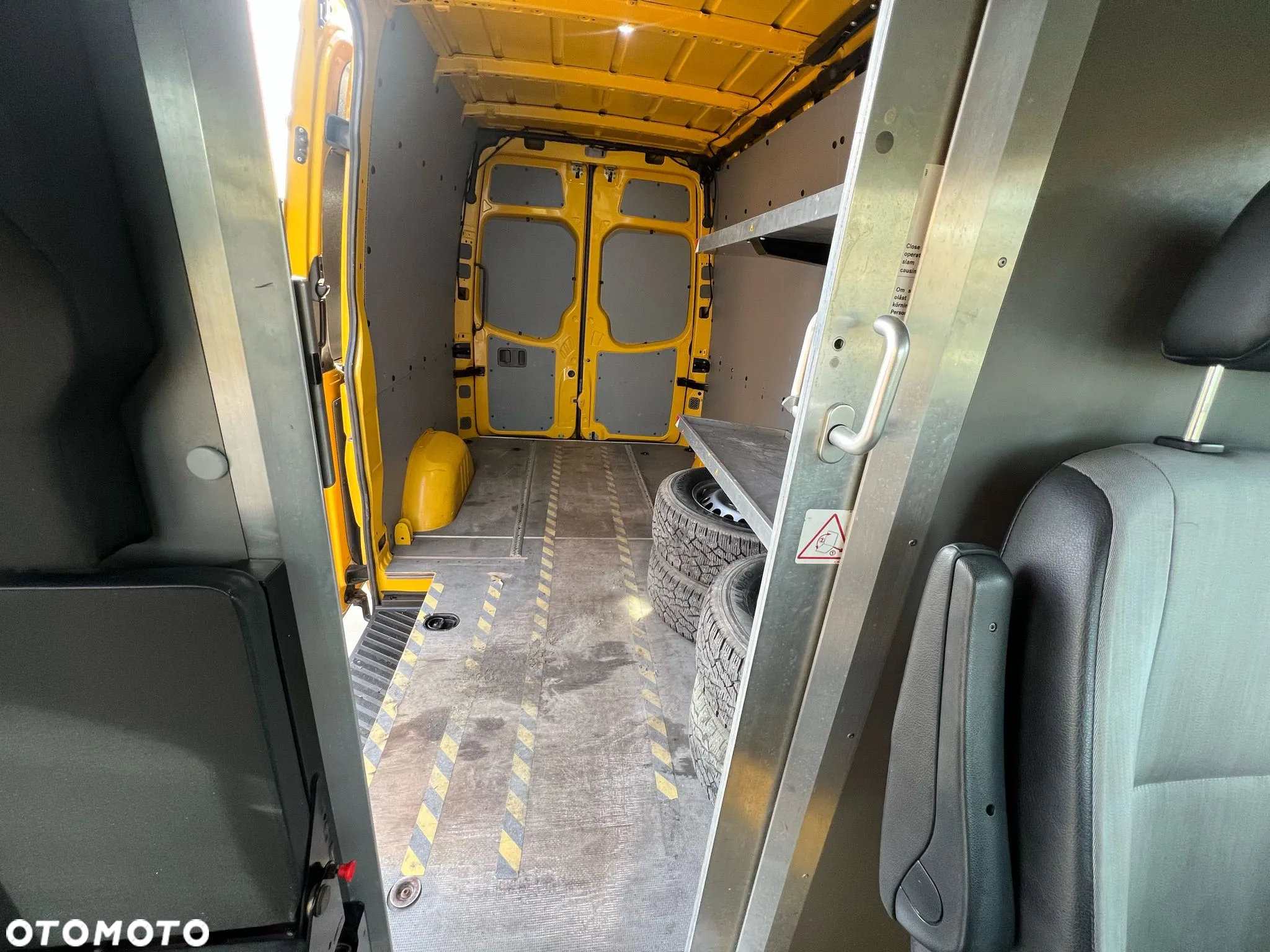 Volkswagen CRAFTER SREDNIAK KLIMATYZACJA - 12