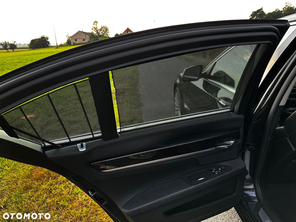 BMW Seria 7 730d - 24