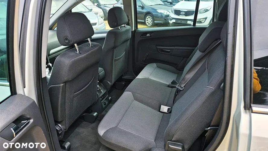 Opel Zafira 1.8 Cosmo EasyTronic EU5 - 32