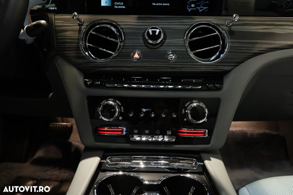 Rolls-Royce Spectre - 40