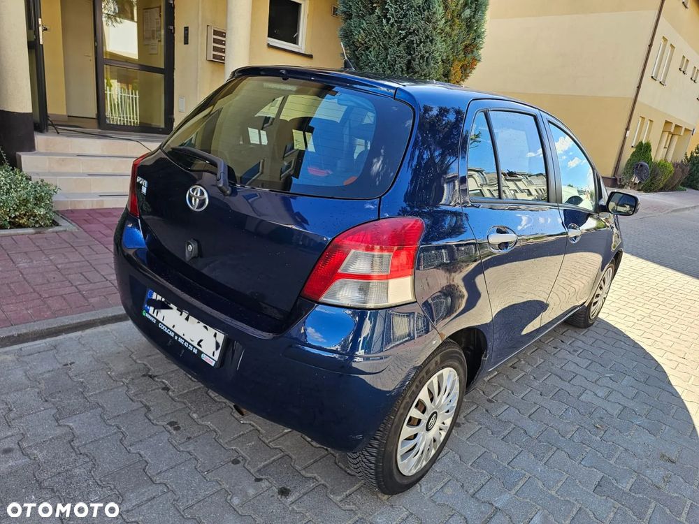 Toyota Yaris - 10
