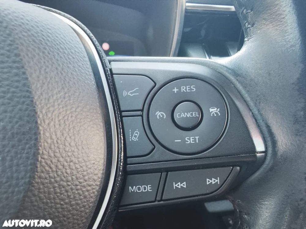 Toyota Corolla 1.8 Business Edition - 24