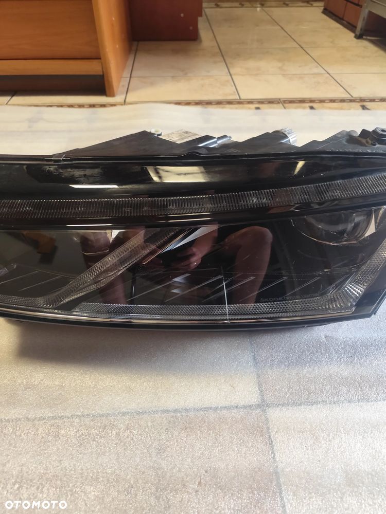 Reflektor Lewy Skoda Octavia IV 2020- Nr Org 5E4941015A - 3