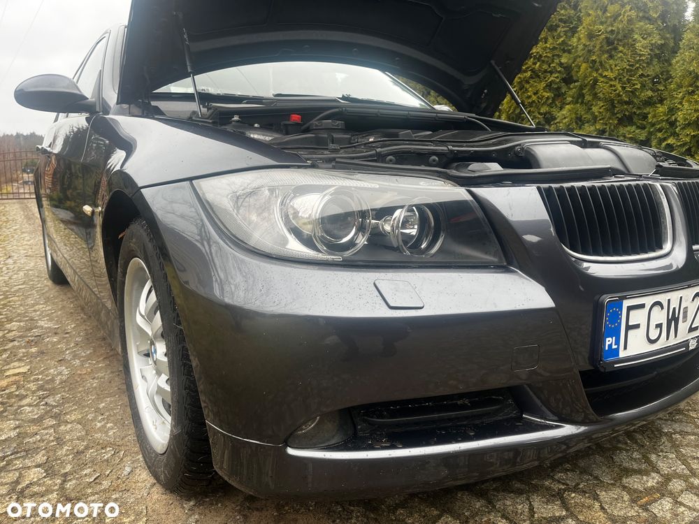 BMW Seria 3 318i - 9