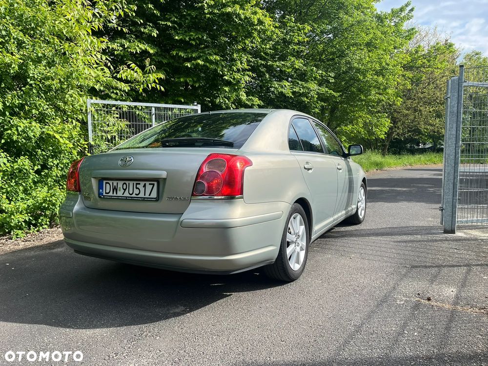 Toyota Avensis 1.8 VVT-i Sol - 12