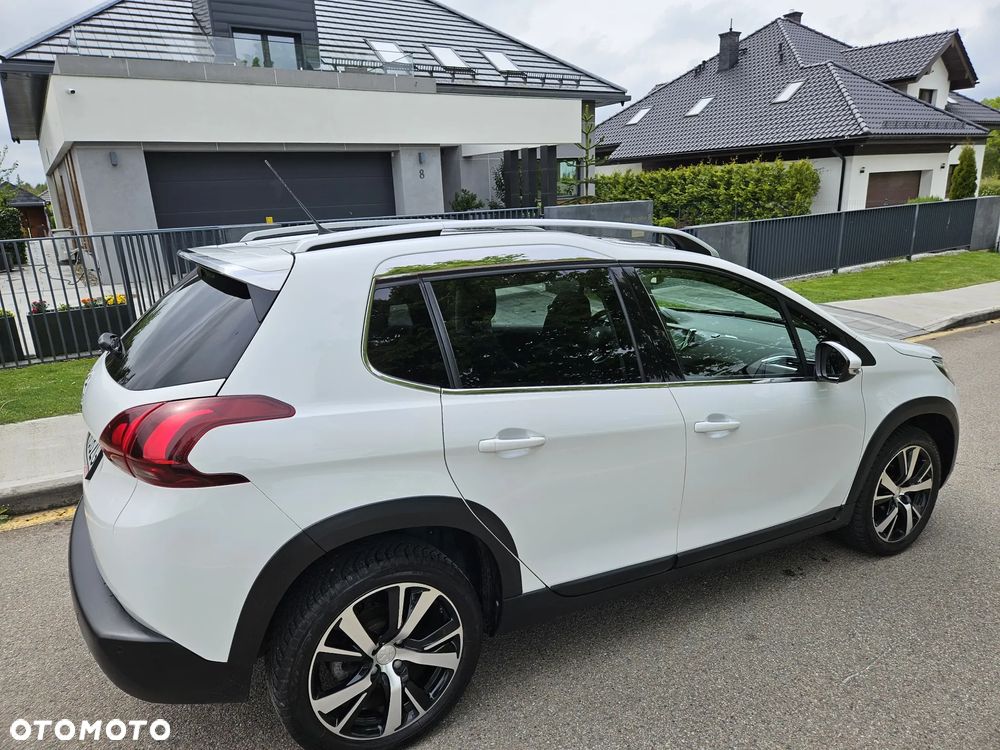 Peugeot 2008 1.2 Pure Tech Allure S&S - 4